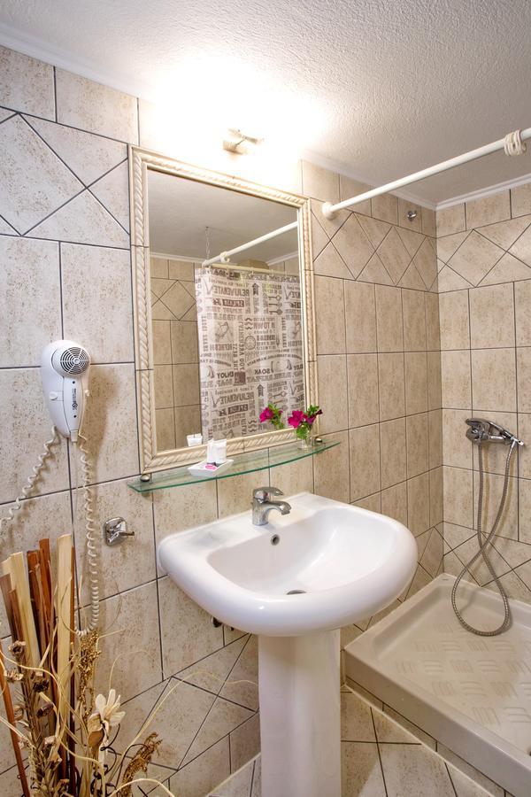 Ofrínion Golden Suites מראה חיצוני תמונה
